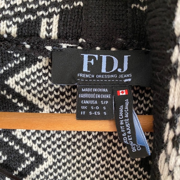 FDJ | Long Abstract Collared Thick Knit Sweater Cardigan w/ Pockets - Picture 3 of 4